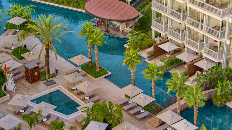 Lara Barut Collection